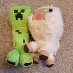 MINECRAFT Green and White Plush Toy Set
